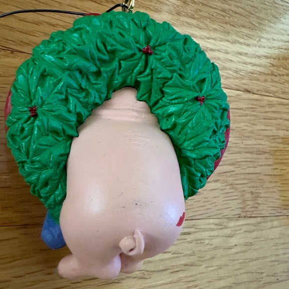 Hallmark 1992 Deck the Hogs with Boughs of Holly Ornament - Picture 6 of 16